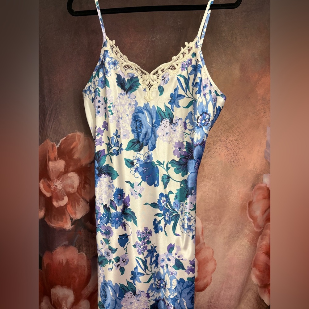 White and Blue Floral Satin and Lace Slip Size XL